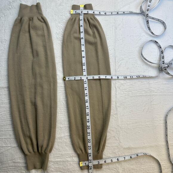 Frenckenberger 100% Cashmere Leg Warmers Chalk One Size NWOT $485 Retail - Picture 7 of 9